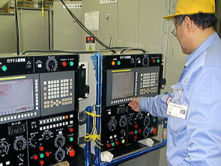新規生産設備の制御設計・制御盤製作／老朽化した設備の電気装置の確認／クレーン設備の無線化・ペンダント化