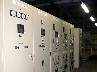 工場配電室電気設備
